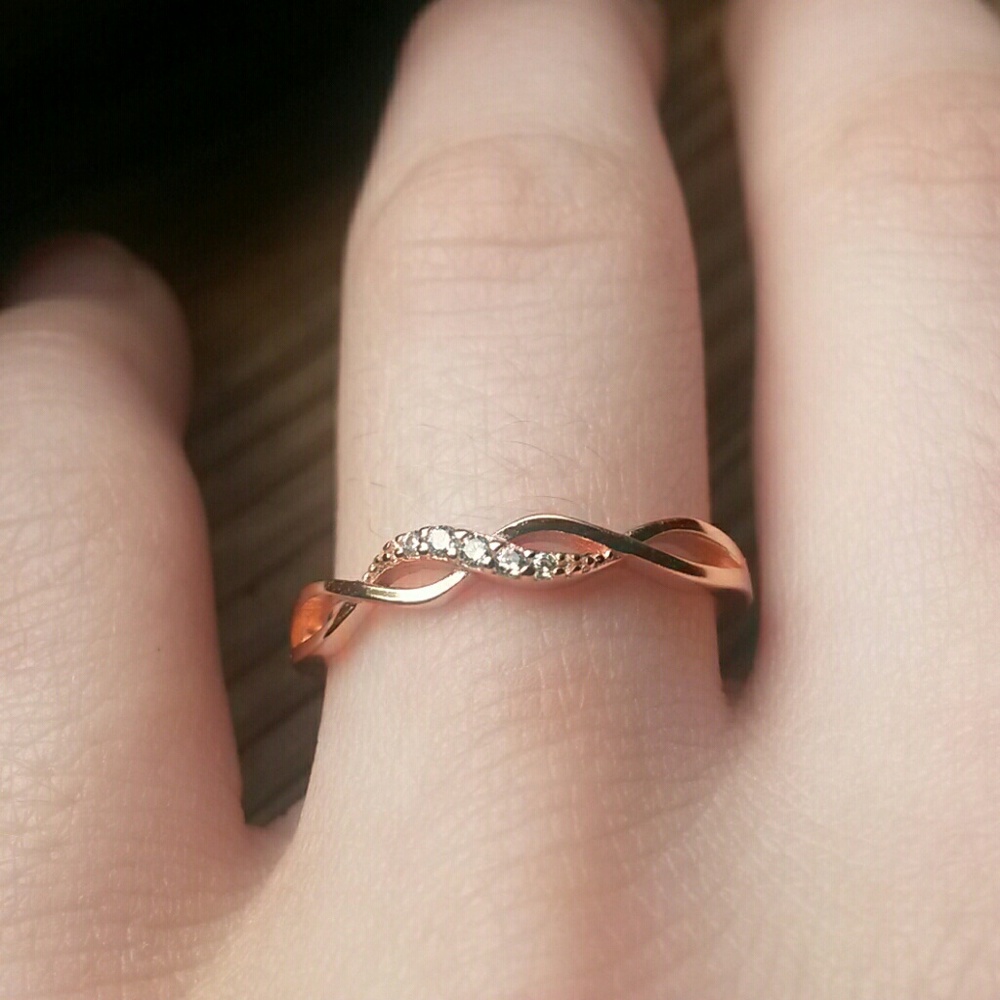 *NWOT* Gold Infinity CZ Diamond Ring